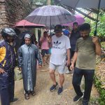 मंत्री जोशी ने अधिकारियों को निर्देशित किया कि जलभराव, क्षतिग्रस्त मार्गों और जल निकासी की समस्याओं का त्वरित समाधान किया जाए। साथ ही क्षतिग्रस्त सुरक्षा दीवारों के निर्माण कार्य को भी शीघ्रता से पूरा किया जाए      