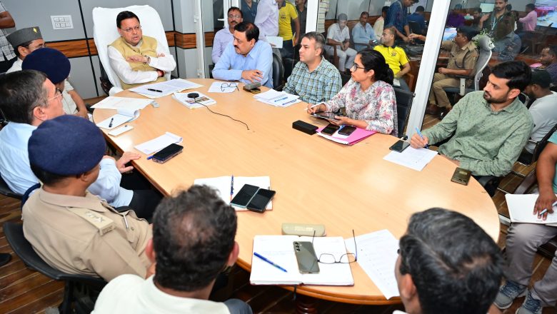 दूसरे दिन भी जिले में रहकर रेस्क्यू ऑपरेशन की निगरानी और निर्देशन में जुटे रहे मुख्यमंत्री