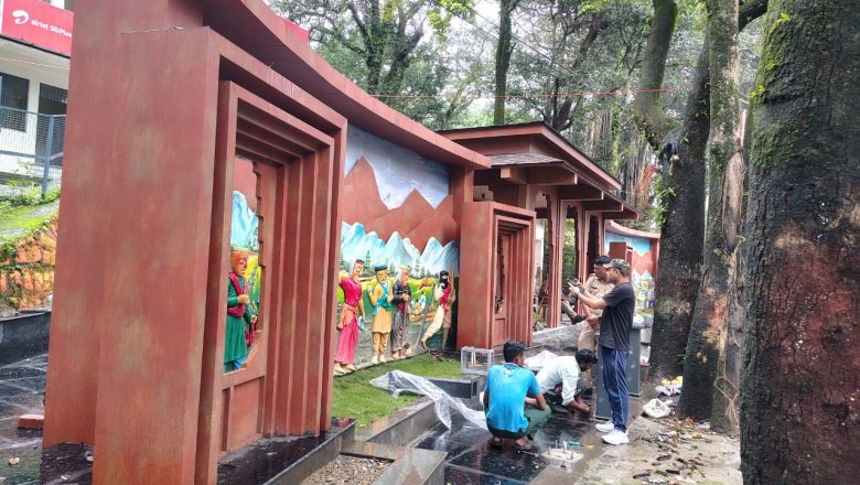 मा0 मुख्यमंत्री की परिकल्पना और जिलाधिकारी सविन बंसल के अभिनव प्रयासों से देहरादून के प्रमुख चौराहों का पहाड़ी शैली में सौंदर्यीकरण अंतिम चरण में, शहर को मिल रहा है नया सांस्कृतिक स्वरूप