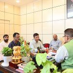 मंत्री जोशी ने निर्देश दिए कि बरसात से क्षतिग्रस्त हुए सड़क मार्गों एवं पुलों के पुनर्निर्माण के कार्यों को शीघ्रता से पूर्ण किया जाए   