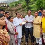 सांसद बलूनी ने आपदा राहत शिविरों में रह रहे प्रभावित नागरिकों, माताओं एवं बहनों से भेंट कर उनका कुशलक्षेम जाना      