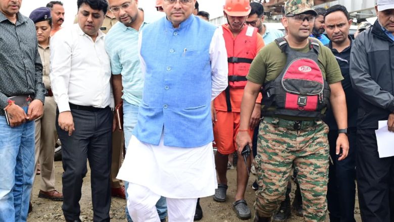 मुख्यमंत्री धामी ने बनबसा के आनंदपुर व देवीपुरा क्षेत्रों का किया निरीक्षण, दिए आवश्यक दिशा-निर्देश