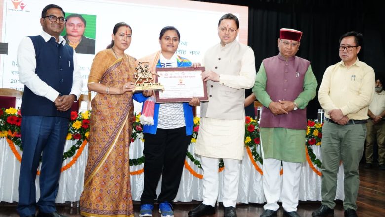 मुख्यमंत्री ने कहा कि आगे भी महिलाओं के अधिकारों और सम्मान की रक्षा के लिए पूरी शक्ति, निष्ठा और समर्पण के साथ कार्य करते रहेंगे।