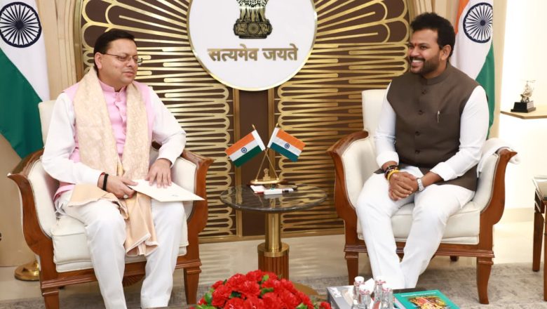 मुख्यमंत्री ने विशेष रूप से प्रदेश के हवाई अड्डों पर स्थानीय उत्पादों को बढ़ावा देने हेतु अम्ब्रेला ब्रामुख्यमंत्री नेण्ड ‘हाउस ऑफ हिमालयाज’ के अंतर्गत कियोस्क स्थापित किए जाने की पहल की प्रशंसा करते हुए कहा कि इससे राज्य में स्थानीय उत्पादों को राष्ट्रीय एवं अंतरराष्ट्रीय मंच पर पहचान मिली है
