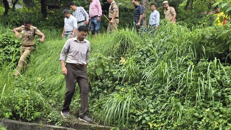 जिलाधिकारी सविन बंसल का बड़ा बयान – “आपदा के समय जिला प्रशासन ही जनता का पहला सहारा, प्रभावित परिवारों तक हर संभव मदद समय पर पहुंचेगी।”