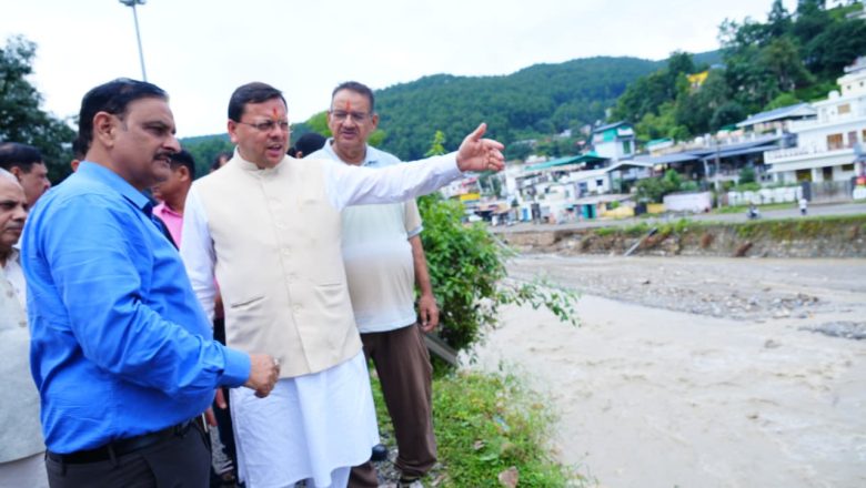 आपदा के संकट में सीएम धामी बने संकटमोचक, समय पूर्व तैयारियों और त्वरित फैसलों से जान-माल का नुकसान किया सीमित”