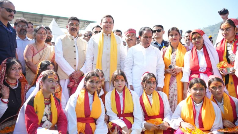 मुख्यमंत्री ने कहा कि राज्य में सहकारिता क्षेत्र को सशक्त बनाने के लिए ठोस कदम उठाने के तहत अब तक 671 सहकारी समितियों का कंप्यूटरीकरण पूरा हो चुका है   