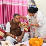 मंत्री गणेश जोशी ने कहा कि प्रधानमंत्री नरेन्द्र मोदी और मुख्यमंत्री पुष्कर सिंह धामी के नेतृत्व में महिला सशक्तिकरण के लिए अनेक योजनाएं चलाई जा रही हैं, जिनका लाभ आज हर बहन तक पहुंच रहा है