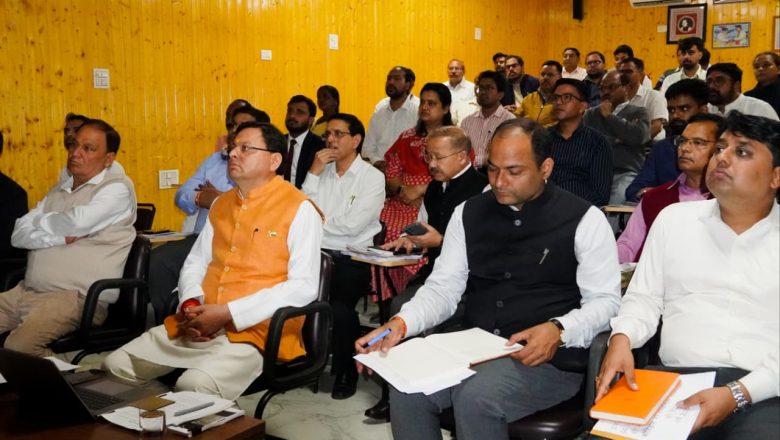 मुख्यमंत्री ने अधिकारियों को परियोजना से संबंधित सभी कार्यों को जनता की अपेक्षाओं एवं स्थानीय आस्था के अनुरूप करने के निर्देश दिए