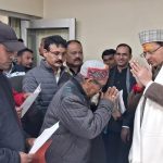 मुख्यमंत्री धामी ने भारी संख्या में उपस्थित मुनस्यारी क्षेत्र की माताओं, बहनों और स्थानीय नागरिकों का अभिवादन स्वीकार किया         