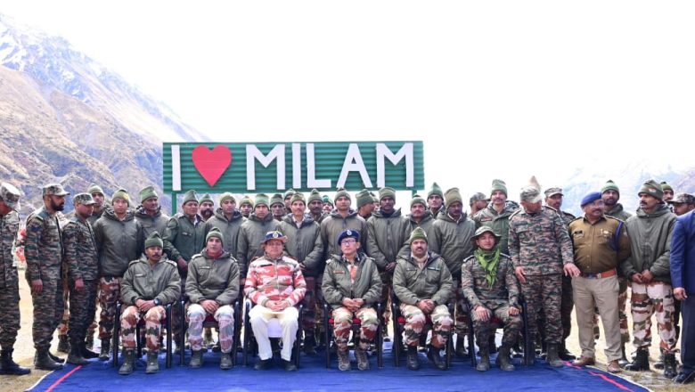 मुख्यमंत्री ने कहा कि देश की सुरक्षा और सीमाओं की रक्षा में जवानों का योगदान अतुलनीय है और उनका अनुशासन, परिश्रम एवं देशभक्ति सभी के लिए प्रेरणास्रोत है