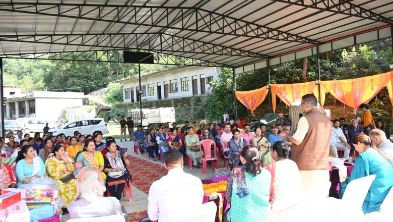 काबीना मंत्री ने नोबेल पुरस्कार विजेता नेल्सन मंडेला की बात को रखते हुए कहा कि शिक्षा सबसे शक्तिशाली हथियार है, जिसका उपयोग आप दुनिया को बदलने के लिए कर सकते हैं