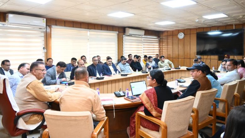 कैबिनेट मंत्री गणेश जोशी ने विभागीय अधिकारियों को निर्माण कार्यों में गुणवत्ता को सर्वोच्च प्राथमिकता देने की सख्त हिदायत दी