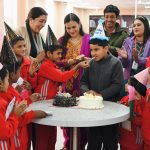 जन्मदिन समारोह ने बच्चों को खुशी के साथ सामाजिक जुड़ाव, आत्मविश्वास और सकारात्मक ऊर्जा का अनुभव कराया।