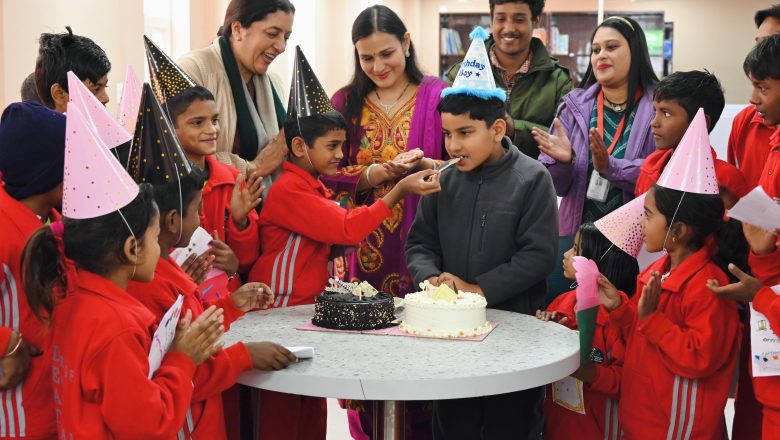 जन्मदिन समारोह ने बच्चों को खुशी के साथ सामाजिक जुड़ाव, आत्मविश्वास और सकारात्मक ऊर्जा का अनुभव कराया।