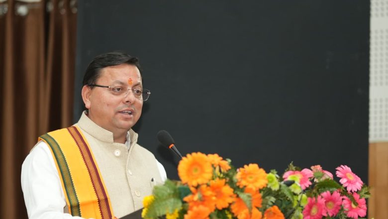 मुख्यमंत्री ने राज्य सरकार की प्रमुख योजनाओं का उल्लेख करते हुए बताया कि गार्गी संस्कृत बालिका छात्रवृत्ति योजना के माध्यम से संस्कृत विद्यालयों में अध्ययनरत छात्राओं को प्रति माह 251 रुपये की छात्रवृत्ति प्रदान की जा रही है