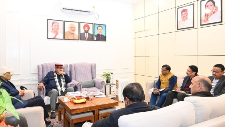 मंत्री गणेश जोशी ने अपने कैम्प कार्यालय में कृषि एवं उद्यान विभाग के अधिकारियों के साथ प्रदेश में बारिश न होने से फसलों को नुकसान हो रहे नुकसान की समीक्षा कर अधिकारियों को आवश्यक दिशा निर्देश दिए