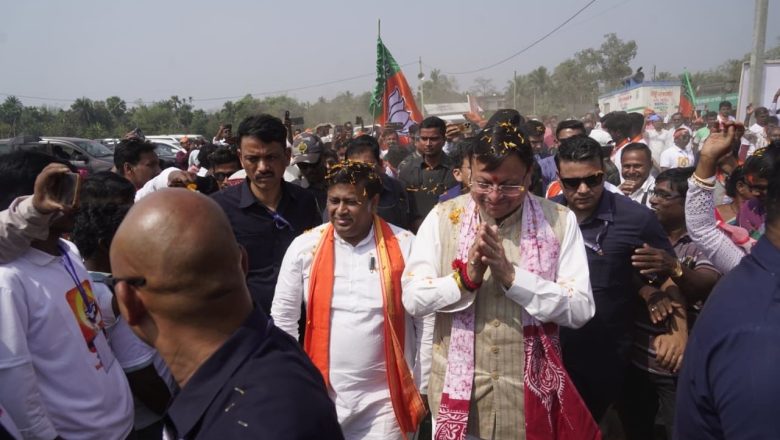 परिवर्तन यात्रा के तहत आयोजित जनसभा और रोड शो में भी मुख्यमंत्री धामी ने भाग लिया