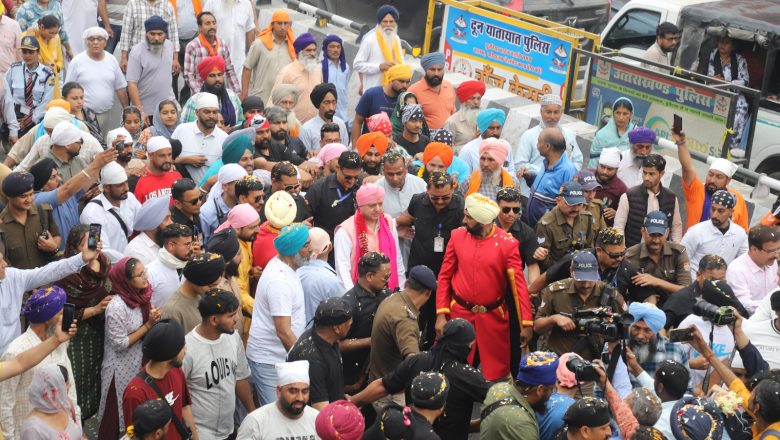 श्री महंत देवेंद्र दास जी महाराज के सानिध्य में निकली ऐतिहासिक नगर परिक्रमा, पूरे दून में गूंजे जयकारे