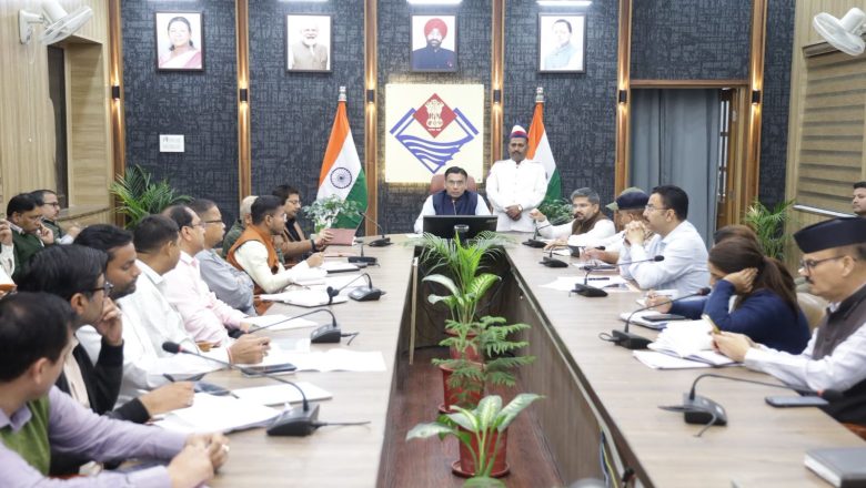 जिलाधिकारी द्वारा कार्यक्रम स्थल पर मंच निर्माण, बैठने की समुचित व्यवस्था, पार्किंग, प्रवेश एवं निकास द्वार, गणमान्य व्यक्तियों एवं आमजन के लिए सुव्यवस्थित बैठक व्यवस्था तथा यातायात प्लान की विस्तृत समीक्षा की गई