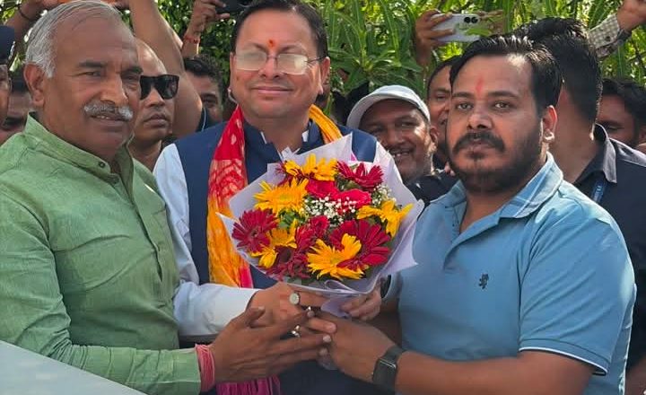एक तस्वीर… और सियासी अटकलों पर पूर्ण विराम।”
