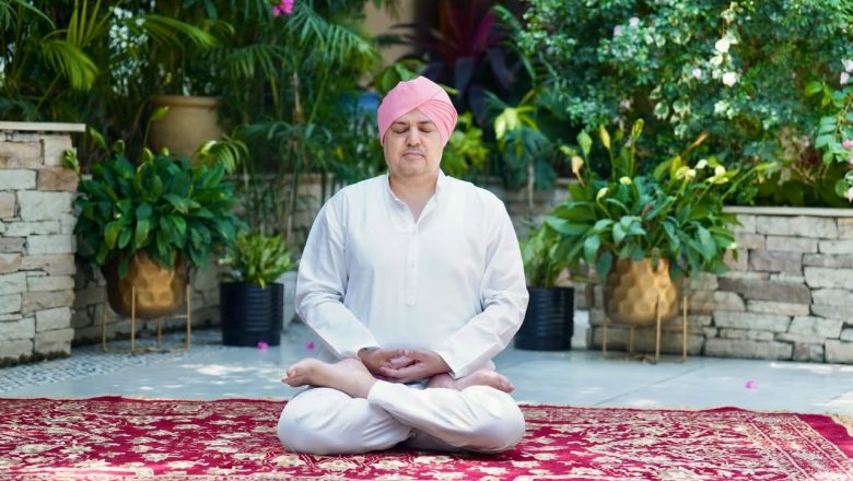 श्रीमहंत देवेन्द्र दास जी महाराज ने युवाओं से आह्वान किया कि वे आधुनिक जीवनशैली की चुनौतियों का सामना करने के लिए योग को अपनाएं तथा अपने परिवार और समाज को भी इसके लिए प्रेरित करें