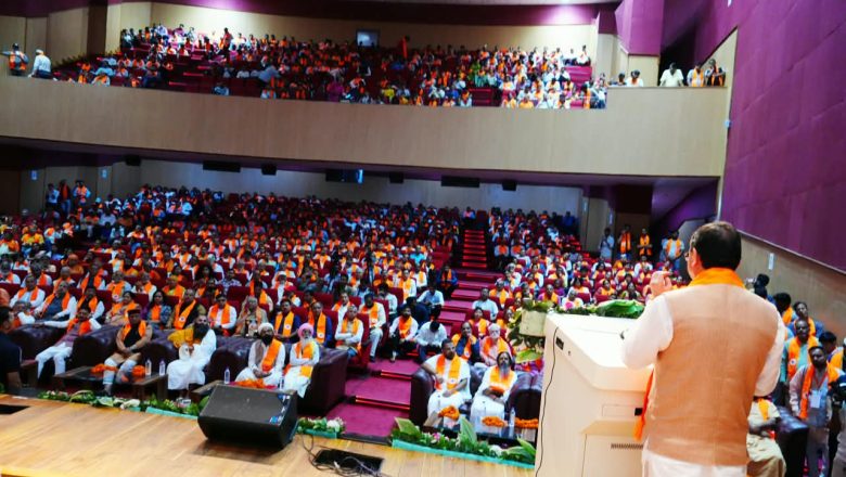धर्मांतरण और दंगों पर धामी सरकार का सख्त प्रहार, कानून-व्यवस्था और सामाजिक सौहार्द की सुरक्षा का स्पष्ट संकल्प